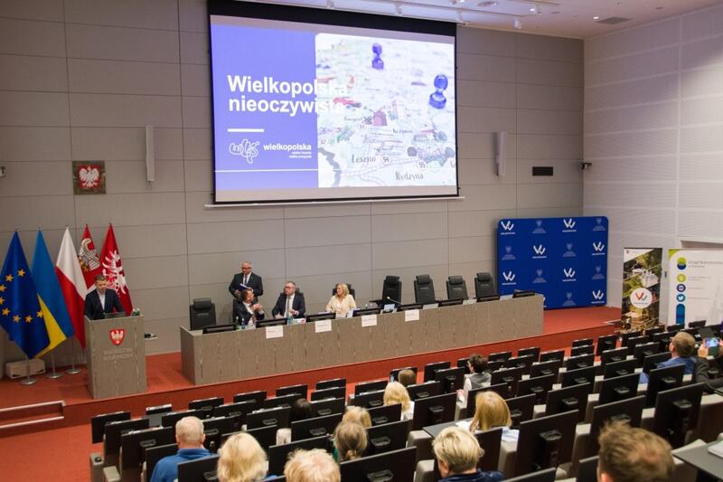 Powiększ obraz: Widok prezydium