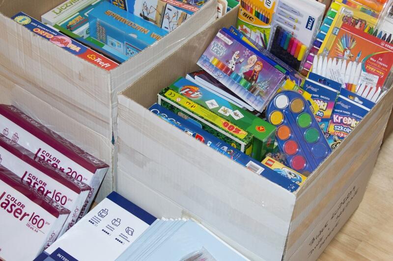 Powiększ obraz: Farbki, kredki, gry, książki oraz papier do drukarek